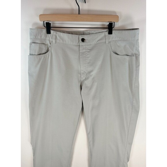 Peter Millar Mens Pants Gray Chino Straight Crown Performance Golf Size 42x32 - Picture 3 of 12